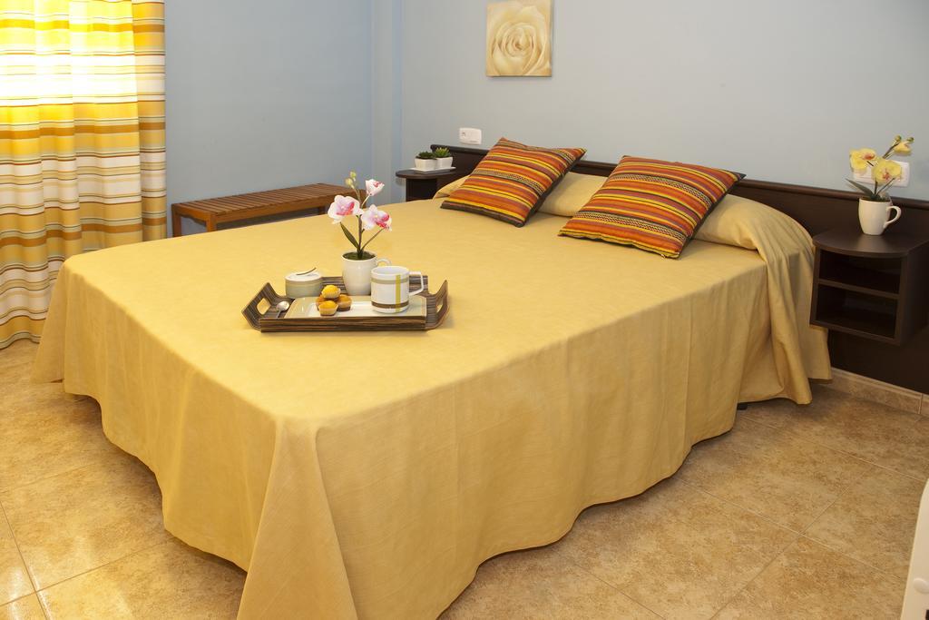 Apartamentos Campuebla مونتانيخوس الغرفة الصورة
