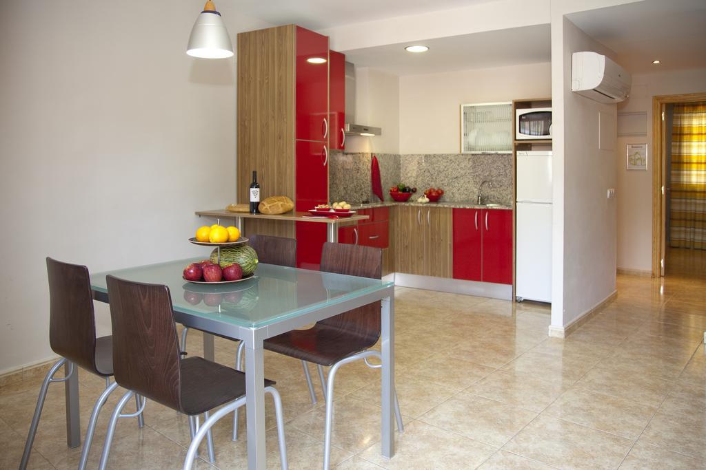 Apartamentos Campuebla مونتانيخوس الغرفة الصورة